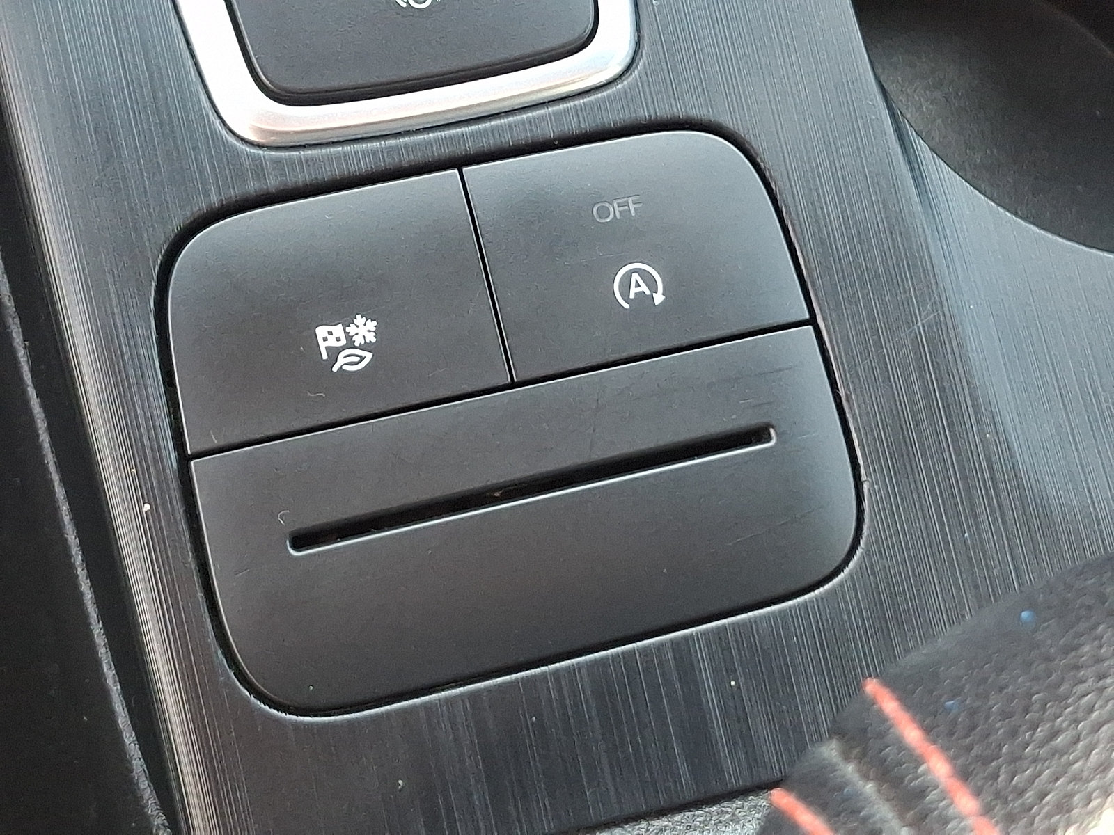 Certified 2025 Ford Escape ST-Line Select AWD/4WD image 26