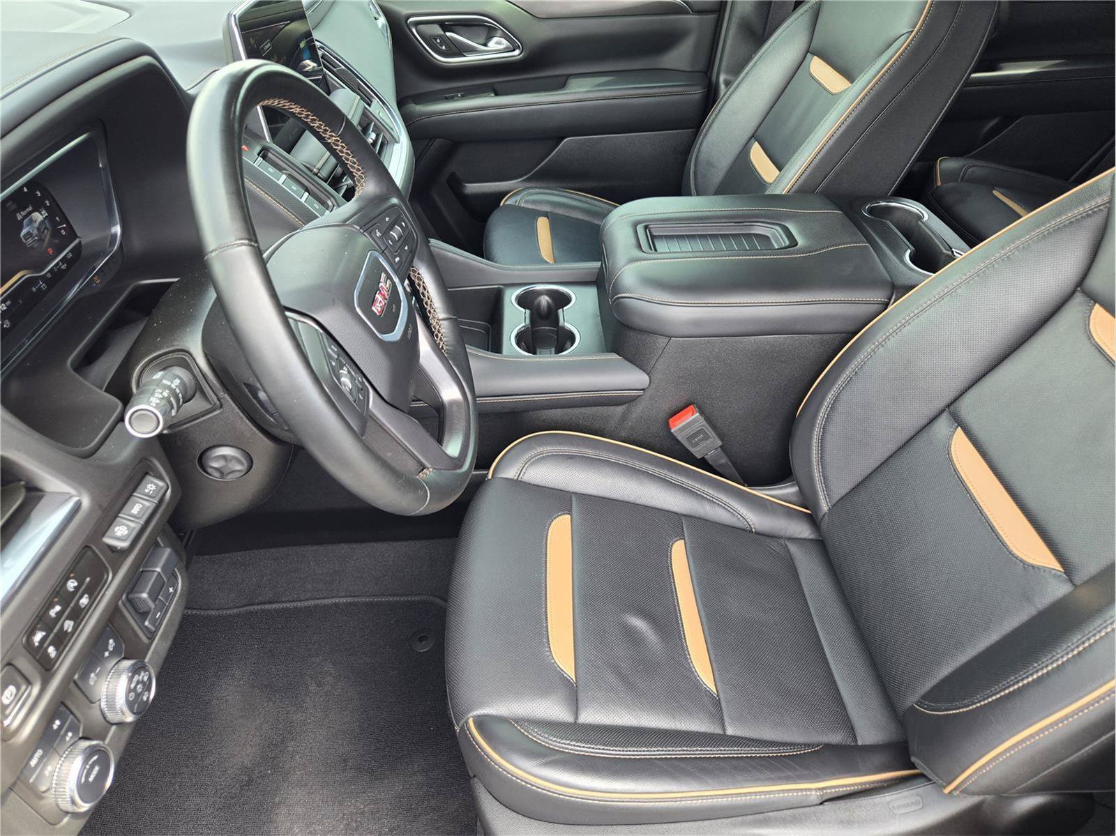 Used 2024 GMC Yukon AT4 w/ Technology Package AWD/4WD image 12