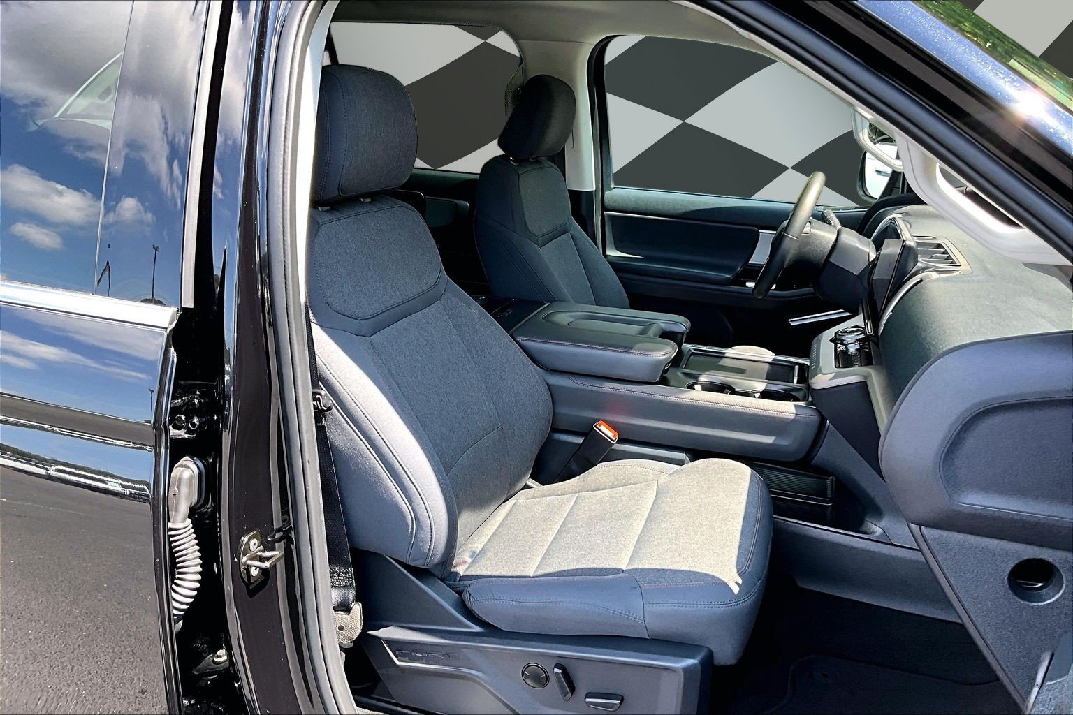 Certified 2025 Ford Expedition Active RWD image 7