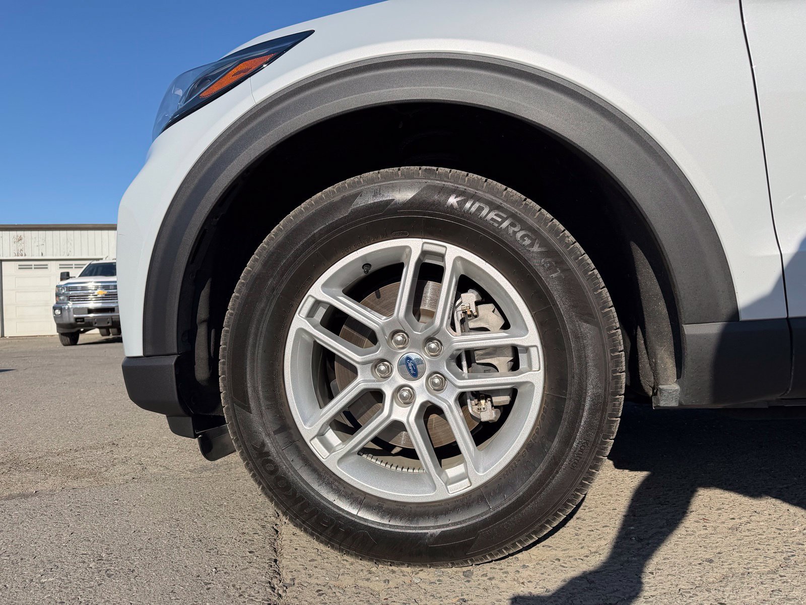 Certified 2025 Ford Explorer Active AWD/4WD image 9
