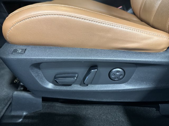 Used 2023 INFINITI QX60 Sensory w/ Vision Package AWD/4WD image 18