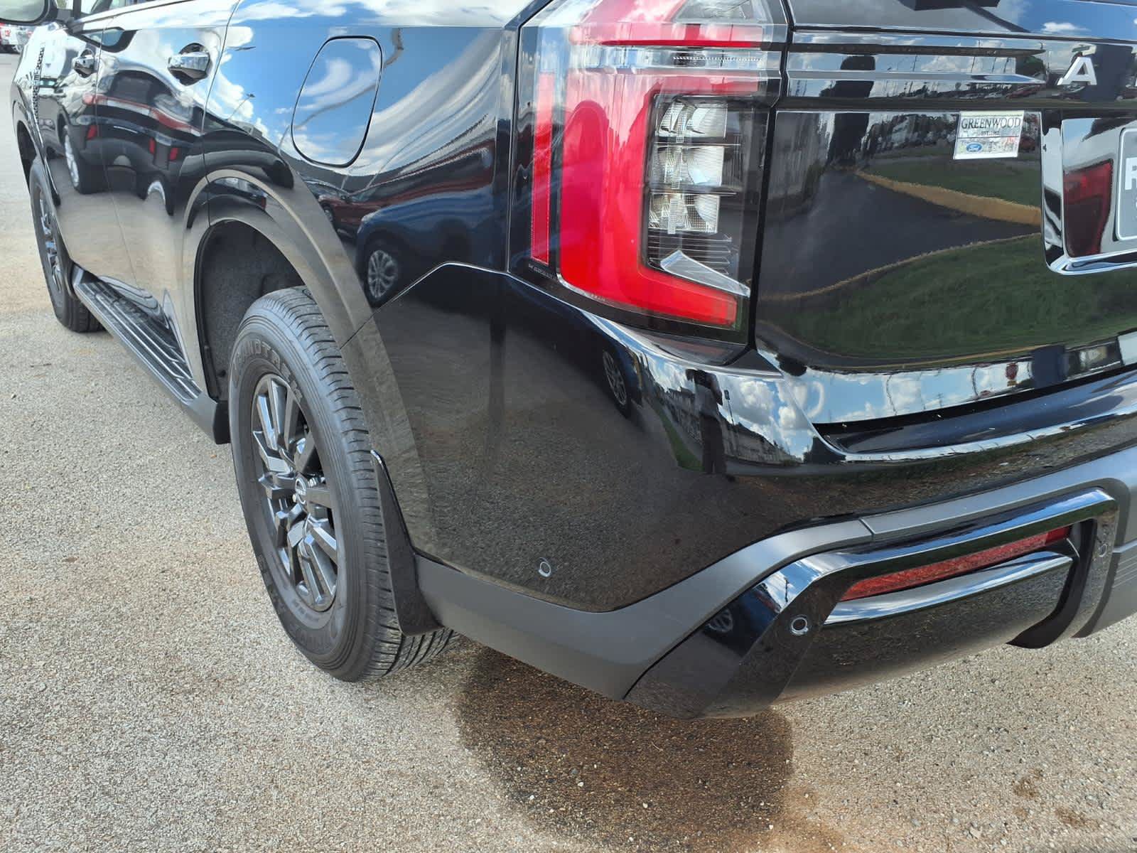 Used 2025 Nissan Armada SV AWD/4WD image 19