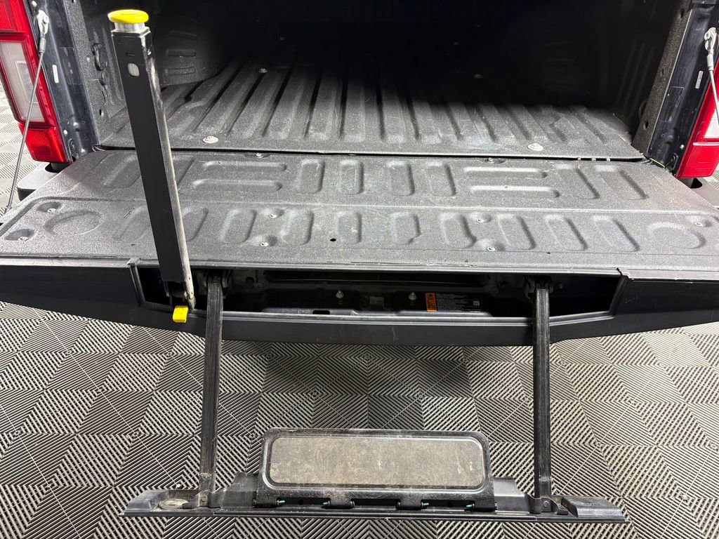 Certified 2022 Ford F350 Platinum w/ Tremor Off-Road Package AWD/4WD image 34