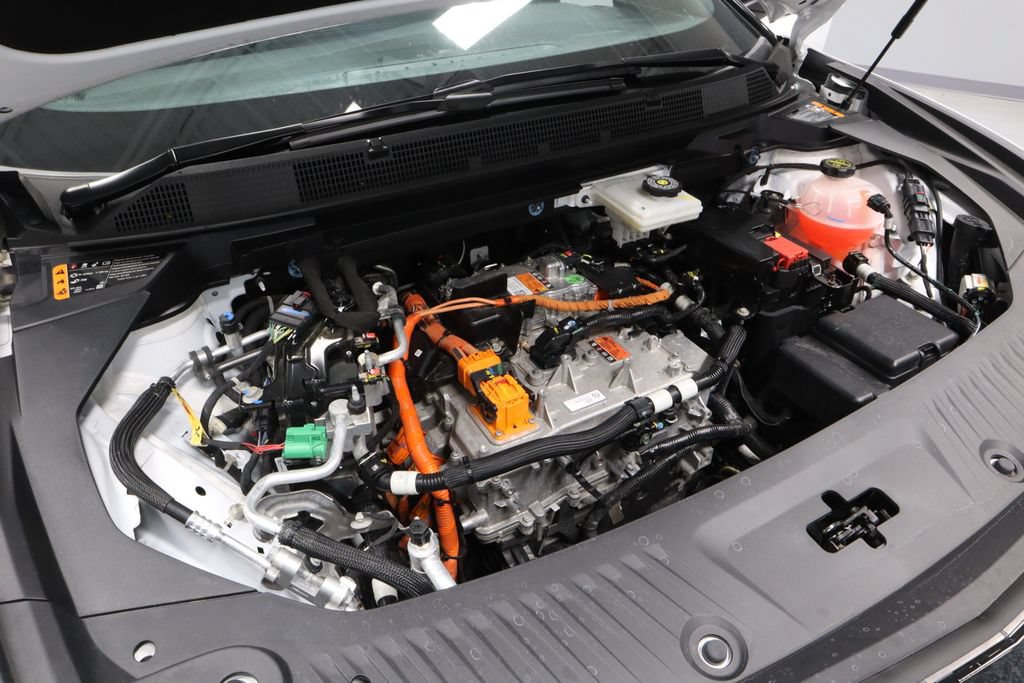 Used 2024 Chevrolet Equinox EV RS FWD image 16