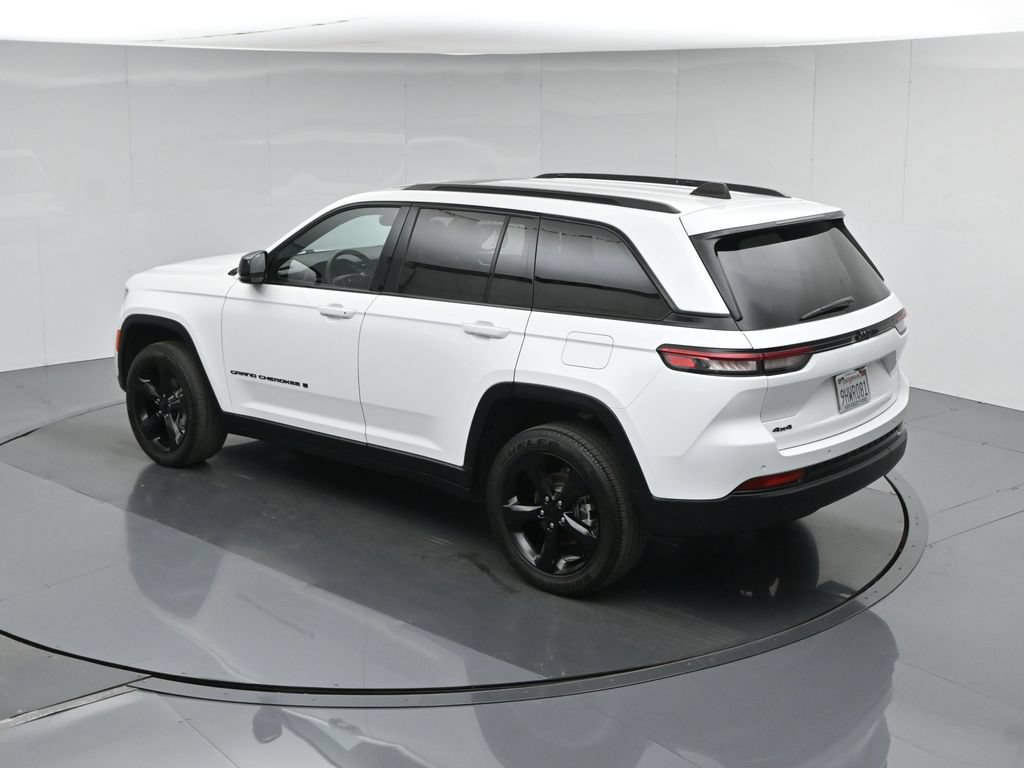 Used 2023 Jeep Grand Cherokee Altitude AWD/4WD image 46