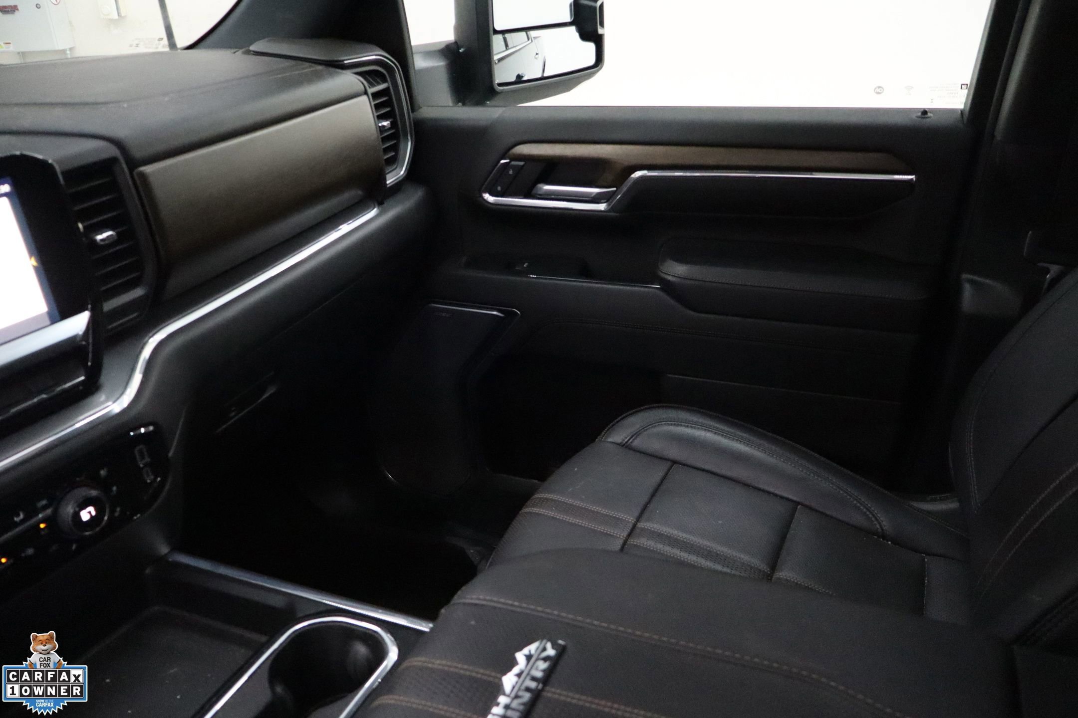 Used 2024 Chevrolet Silverado 2500 High Country w/ High Country Premium Package image 28