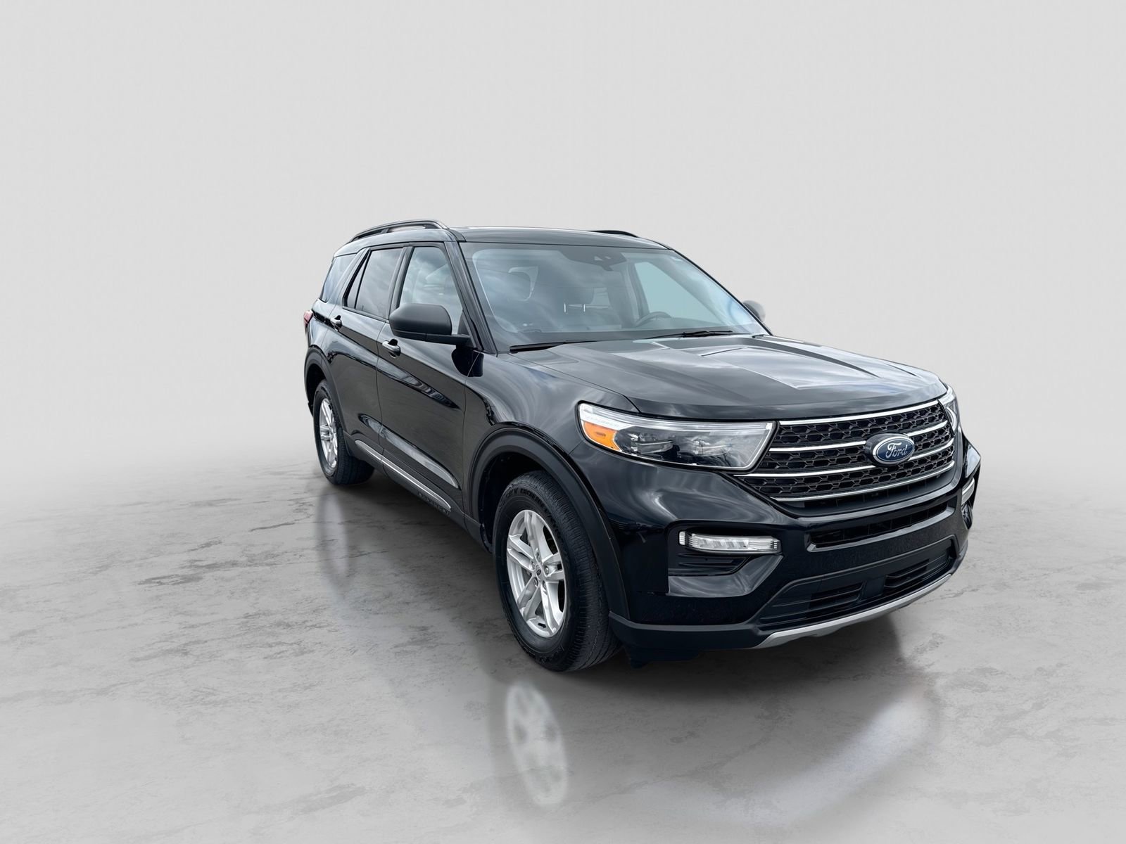 Certified 2021 Ford Explorer XLT w/ Equipment Group 202A AWD/4WD image 10