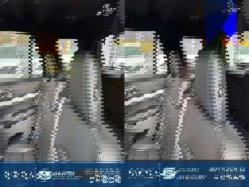 Certified 2016 Ford Explorer XLT w/ Equipment Group 202A image 33