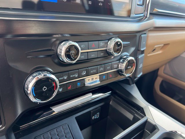 Certified 2025 Ford F250 Lariat w/ Chrome Package AWD/4WD image 17