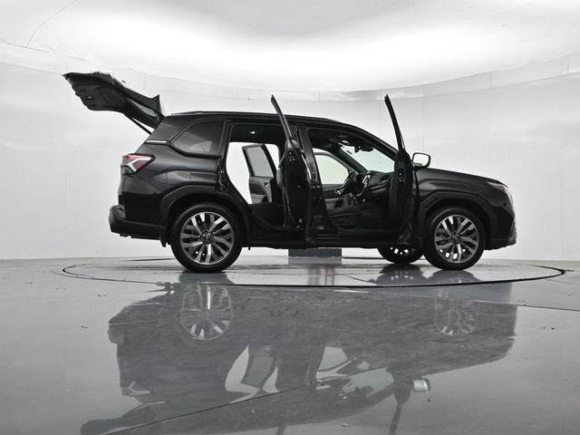 Used 2025 Subaru Forester Touring w/ Popular Package - Touring AWD/4WD image 53