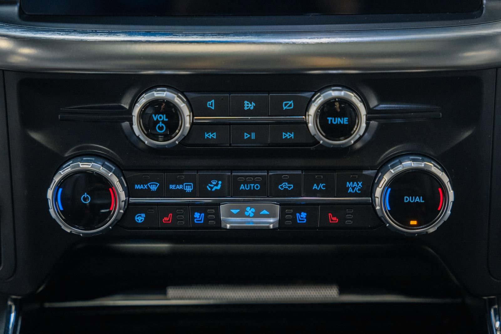 Certified 2023 Ford F150 Lariat w/ Equipment Group 502A High image 29