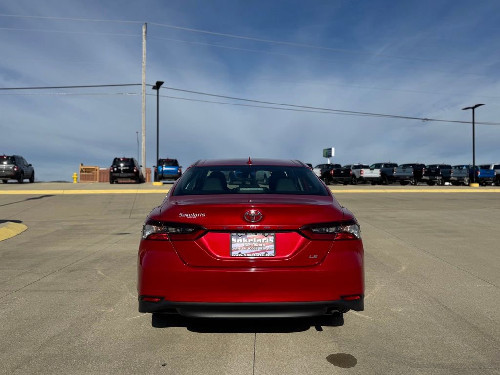 Used 2024 Toyota Camry LE image 3