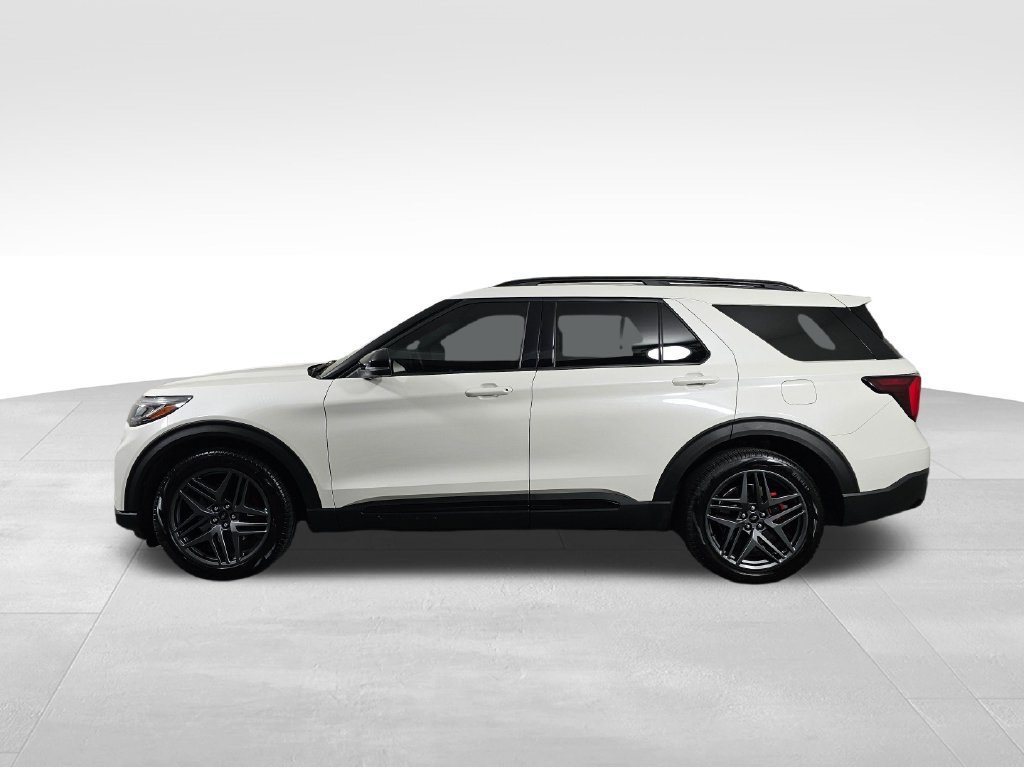 Certified 2025 Ford Explorer ST AWD/4WD image 4