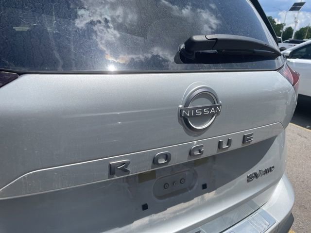 Used 2024 Nissan Rogue SV w/ SV Premium Package AWD/4WD image 10