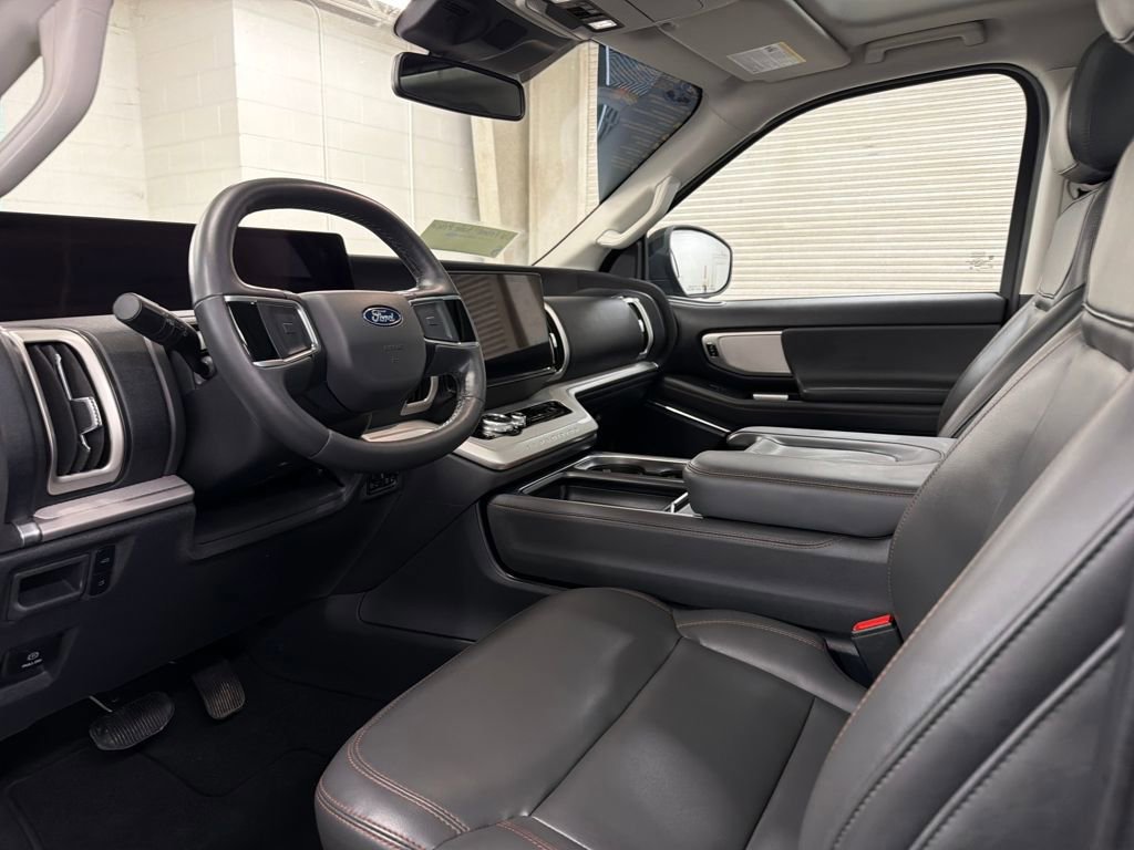 Certified 2025 Ford Expedition Active image 11