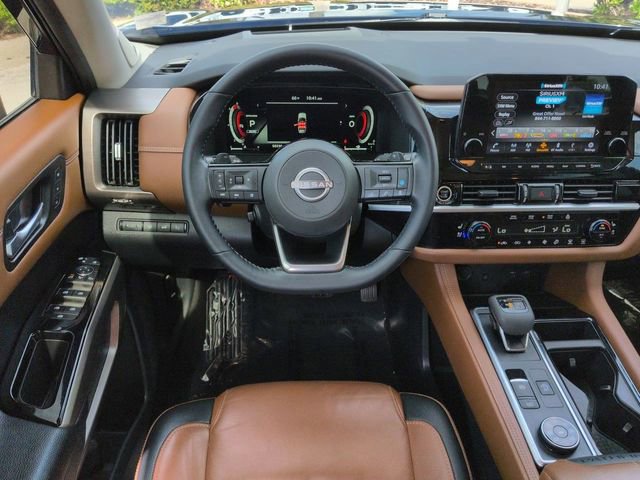 Used 2023 Nissan Pathfinder Platinum w/ Lighting Package (N92) image 10