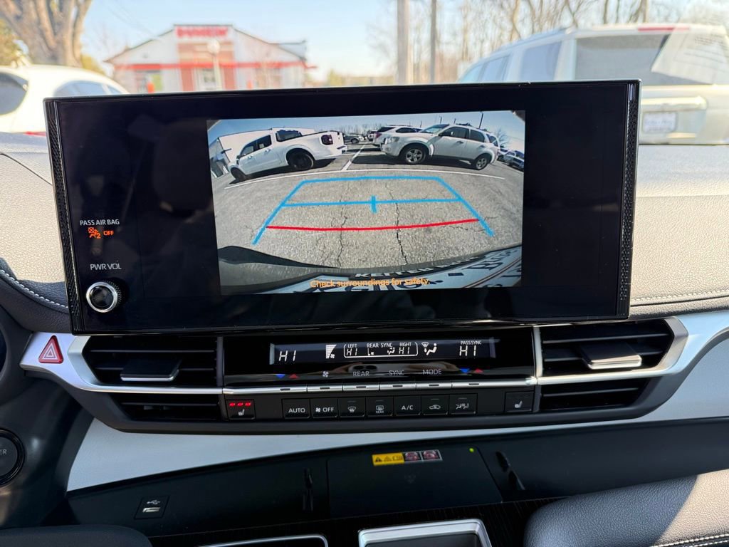 Used 2025 Toyota Sienna XSE w/ XSE Plus Package image 20