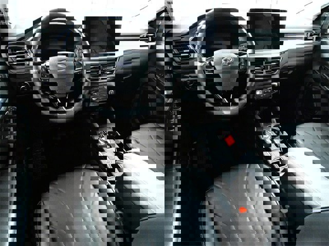 Certified 2025 Ford Escape Platinum w/ Premium Technology Package image 8