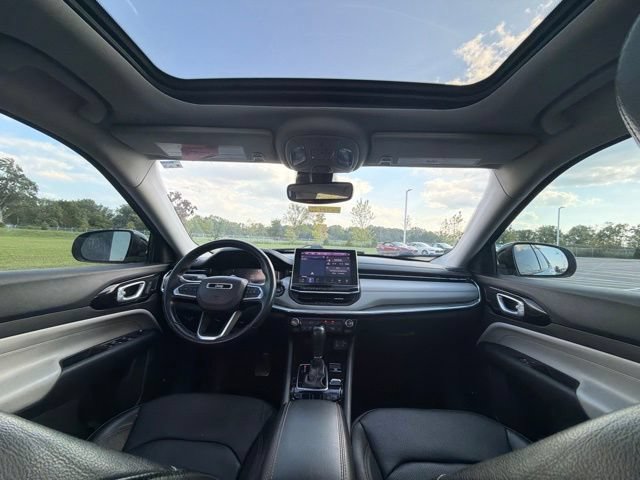 Used 2022 Jeep Compass Limited w/ Elite Group AWD/4WD image 17