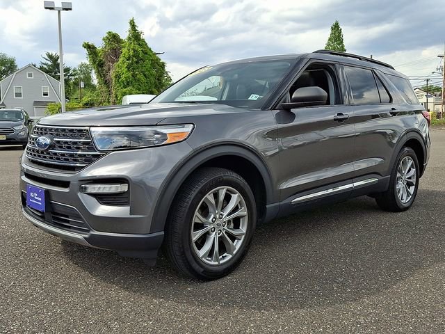 Certified 2023 Ford Explorer XLT w/ Equipment Group 202A AWD/4WD image 3