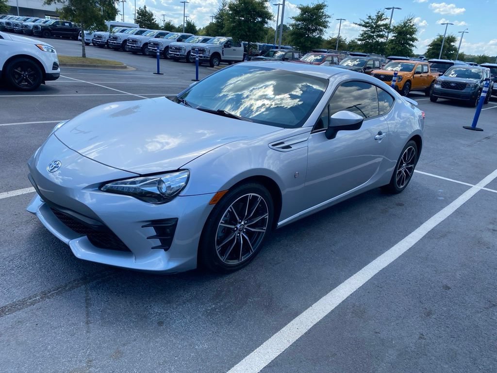 Used 2017 Toyota 86 RWD image 3