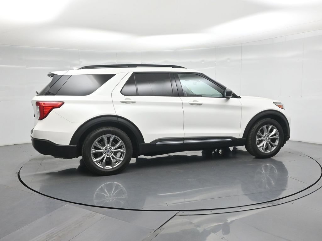 Certified 2021 Ford Explorer XLT w/ Equipment Group 202A RWD image 26