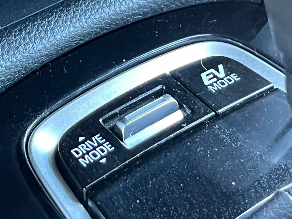 Used 2023 Toyota Corolla Cross AWD Hybrid image 23