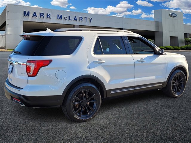 Certified 2018 Ford Explorer XLT w/ Equipment Group 202A image 3