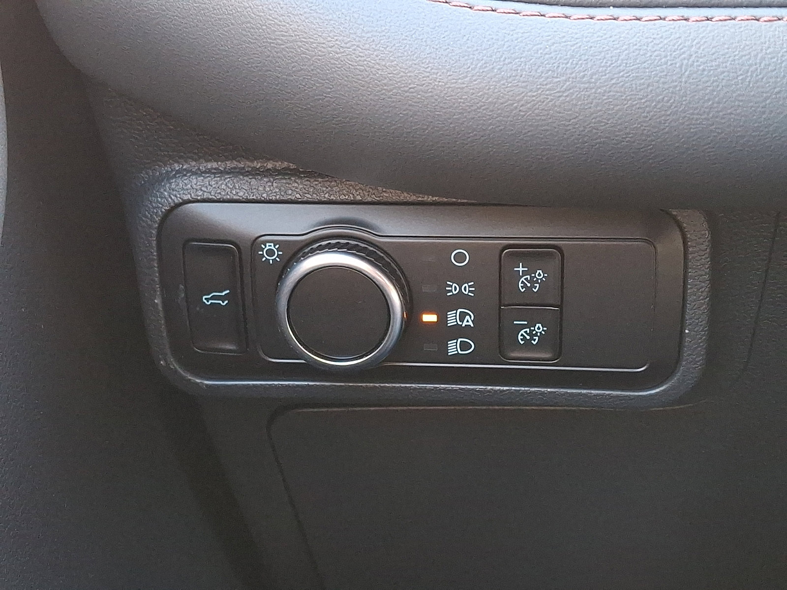 Certified 2025 Ford Explorer Active AWD/4WD image 27