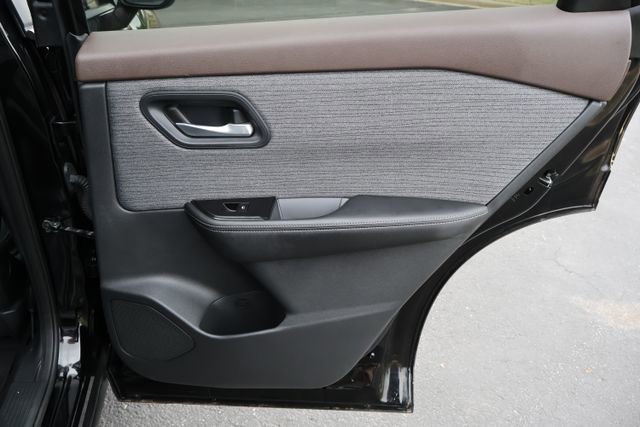 Used 2022 Nissan Rogue SV image 19