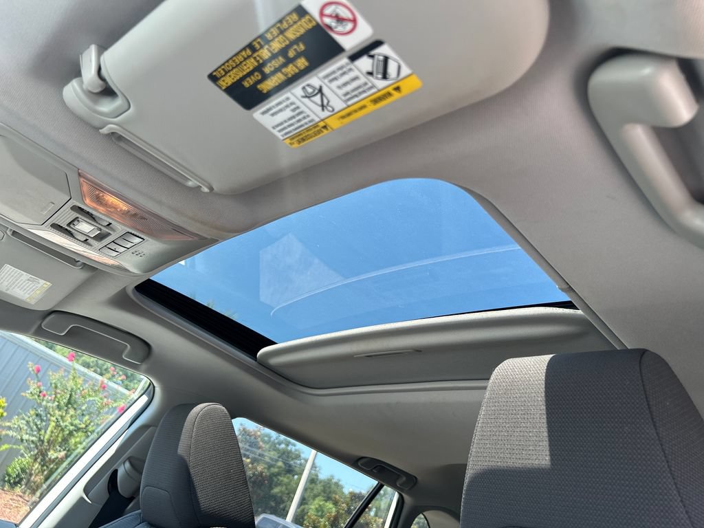 Used 2019 Toyota RAV4 XLE FWD image 13