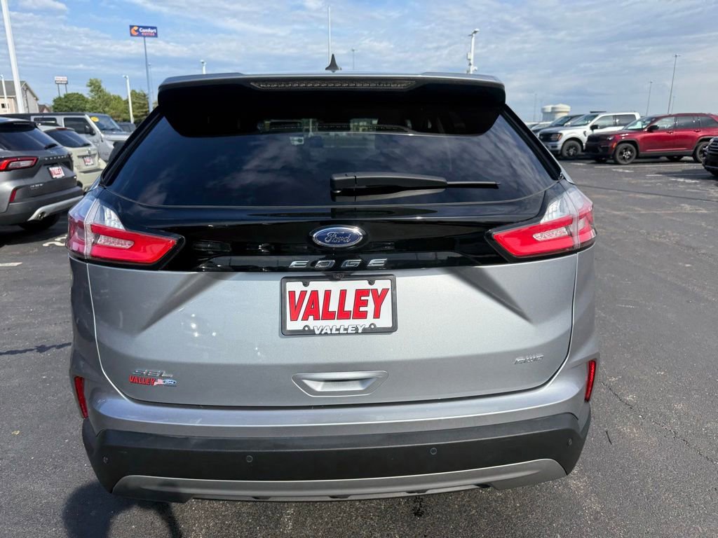 Certified 2023 Ford Edge SEL w/ Convenience Package AWD/4WD image 4