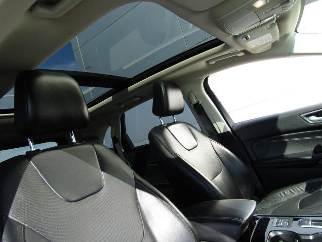 Certified 2020 Ford Edge Titanium w/ Equipment Group 301A AWD/4WD image 3