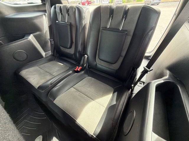Certified 2017 Ford Explorer XLT w/ Equipment Group 202A image 27