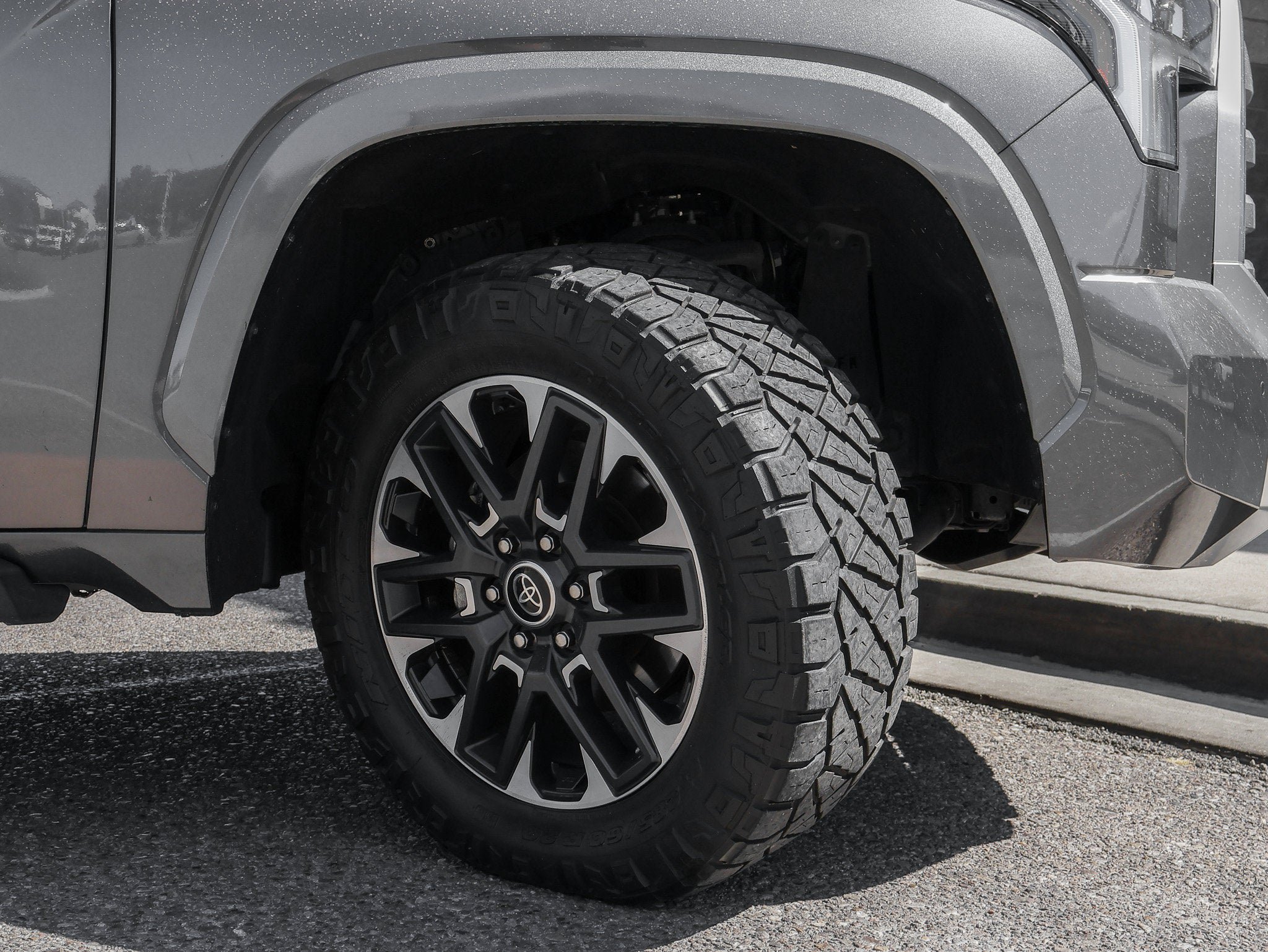 Used 2023 Toyota Tundra Limited AWD/4WD image 13