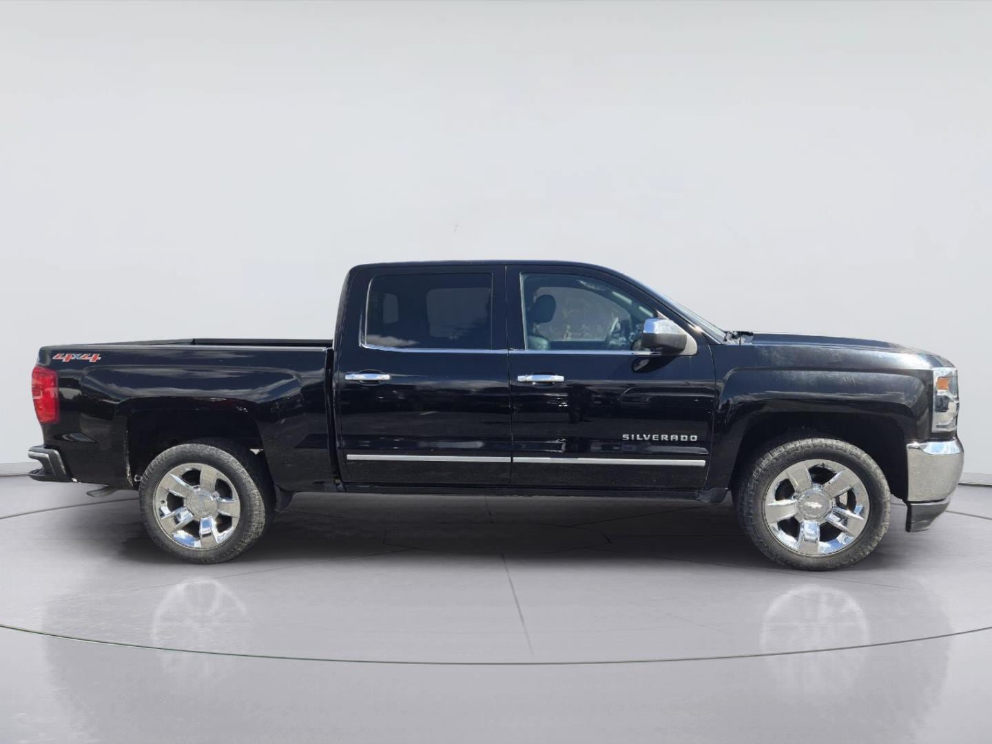 Used 2017 Chevrolet Silverado 1500 LTZ w/ Sport Package AWD/4WD image 5
