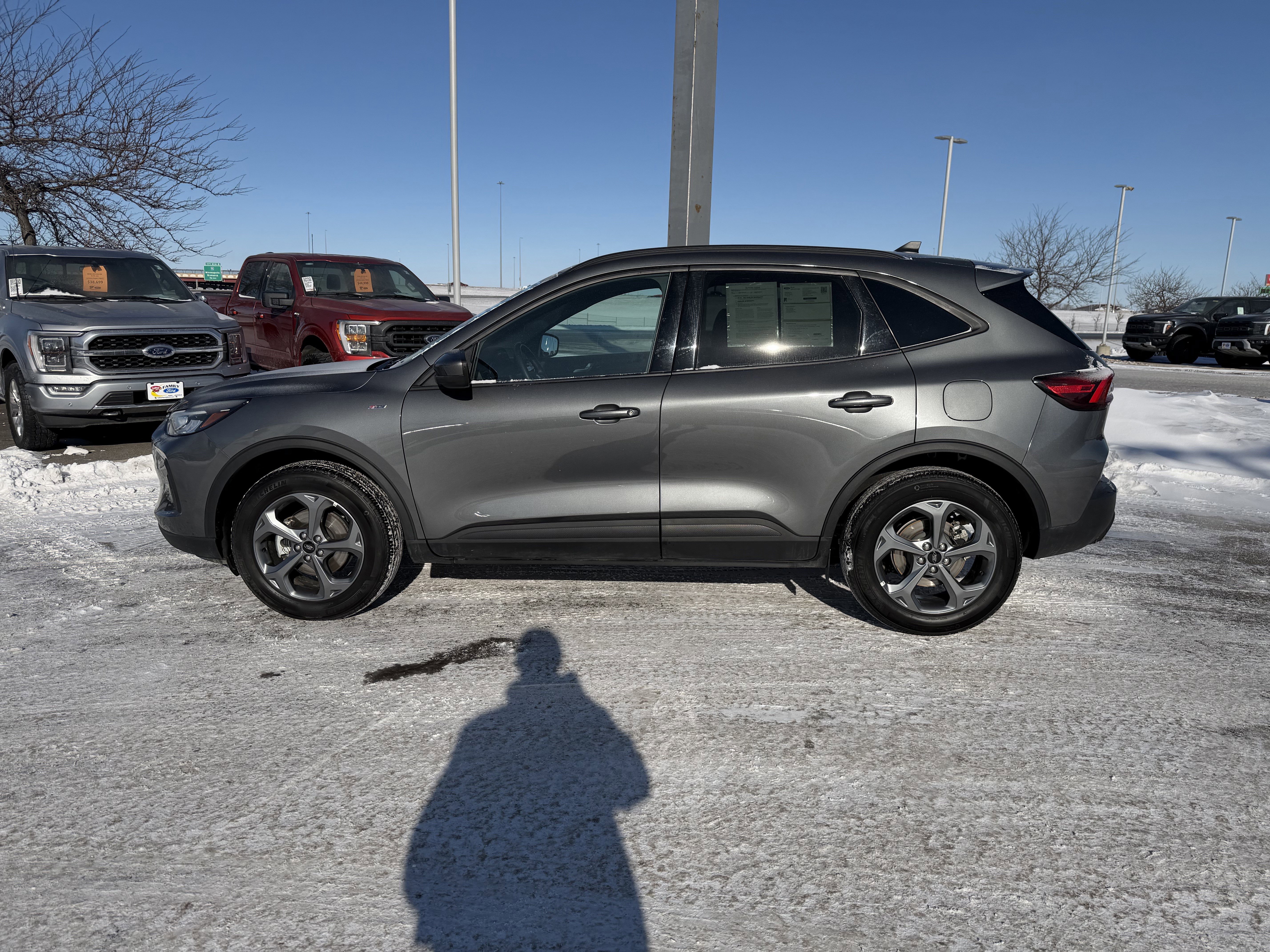 Certified 2025 Ford Escape ST-Line Select image 2