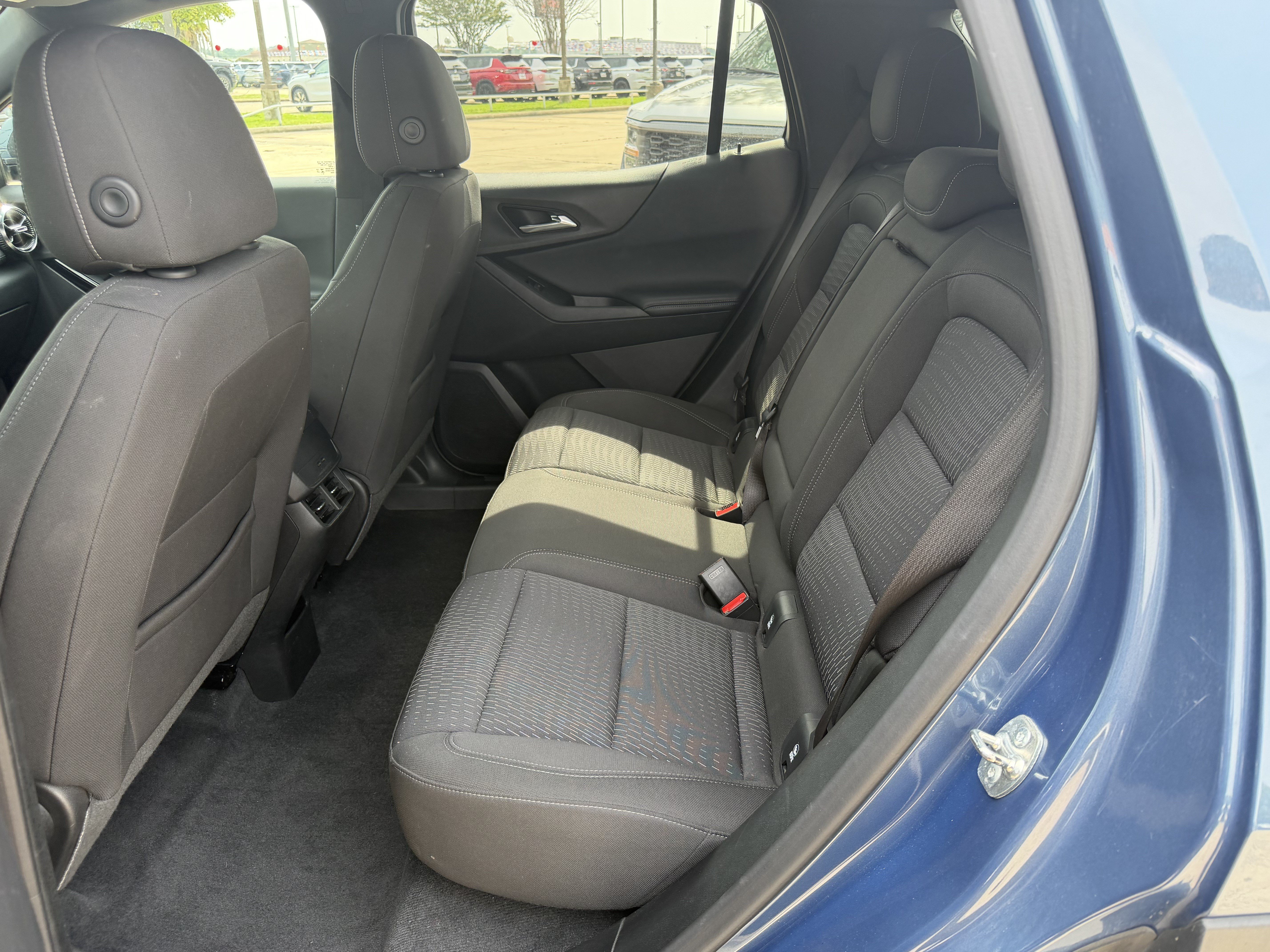 Used 2025 Chevrolet Equinox LT FWD image 11