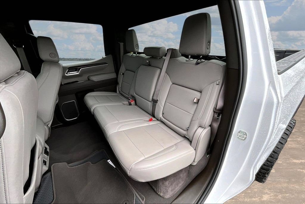 Used 2026 GMC Sierra 1500 SLT AWD/4WD image 25