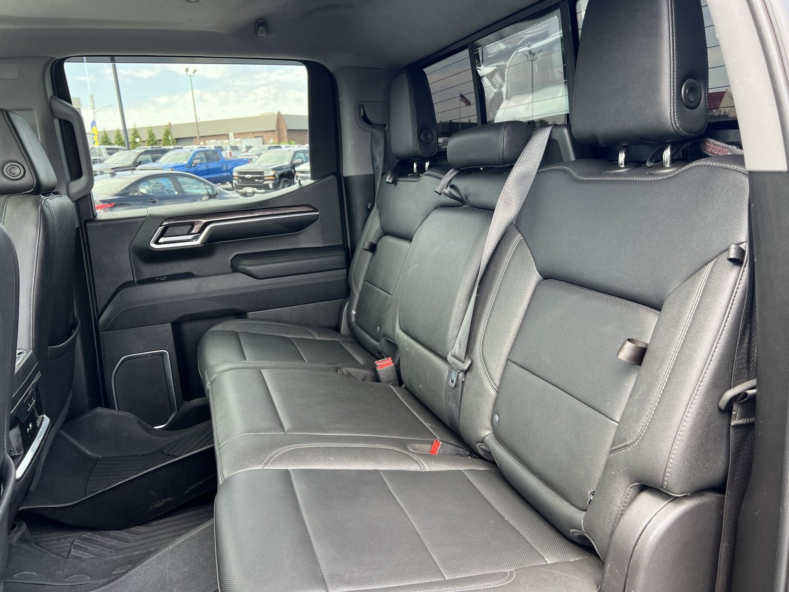 Used 2023 Chevrolet Silverado 1500 LTZ AWD/4WD image 32