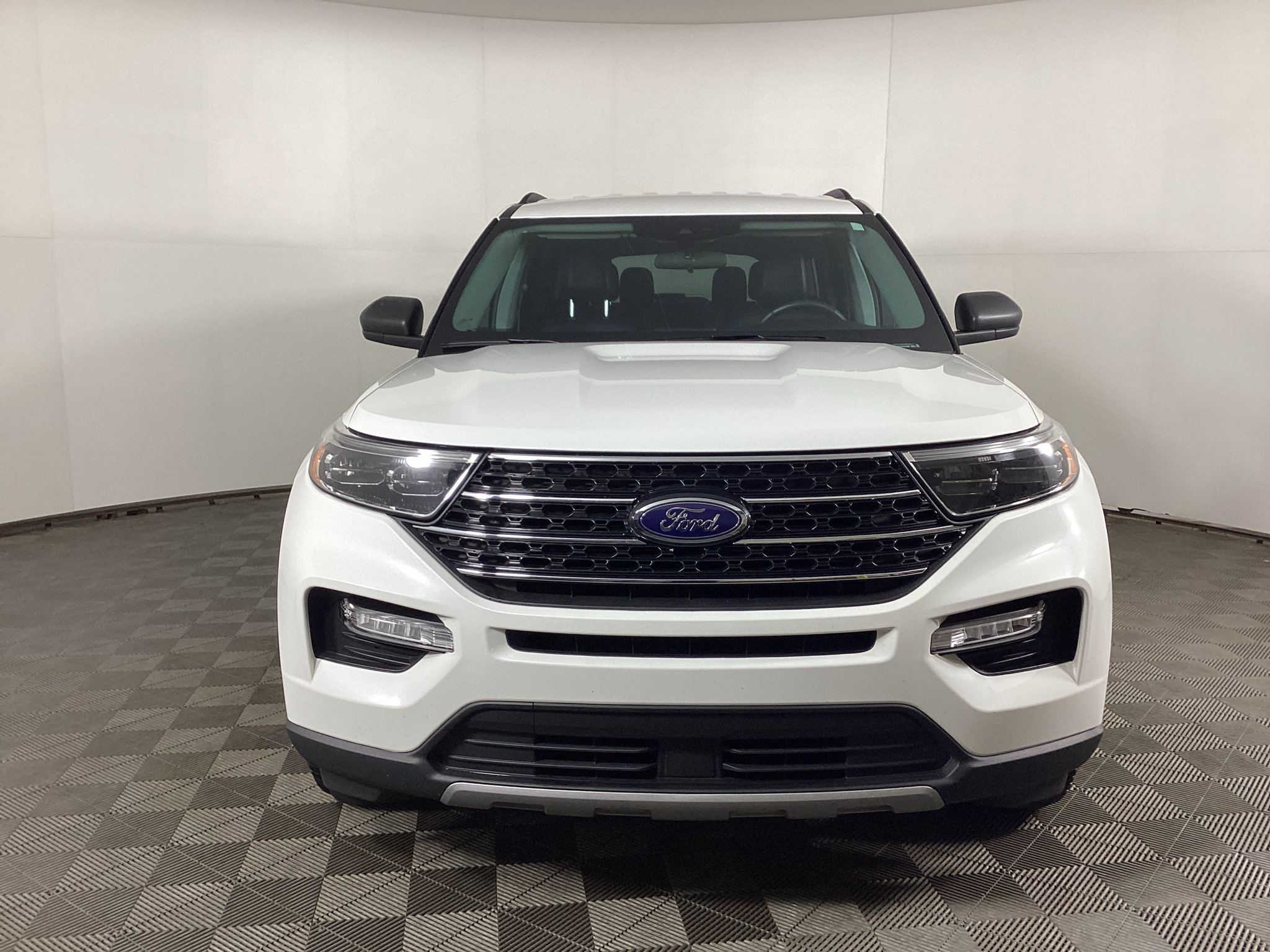 Certified 2023 Ford Explorer XLT w/ Equipment Group 202A AWD/4WD image 6