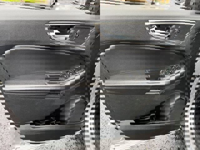 Certified 2023 Ford Edge SEL image 8