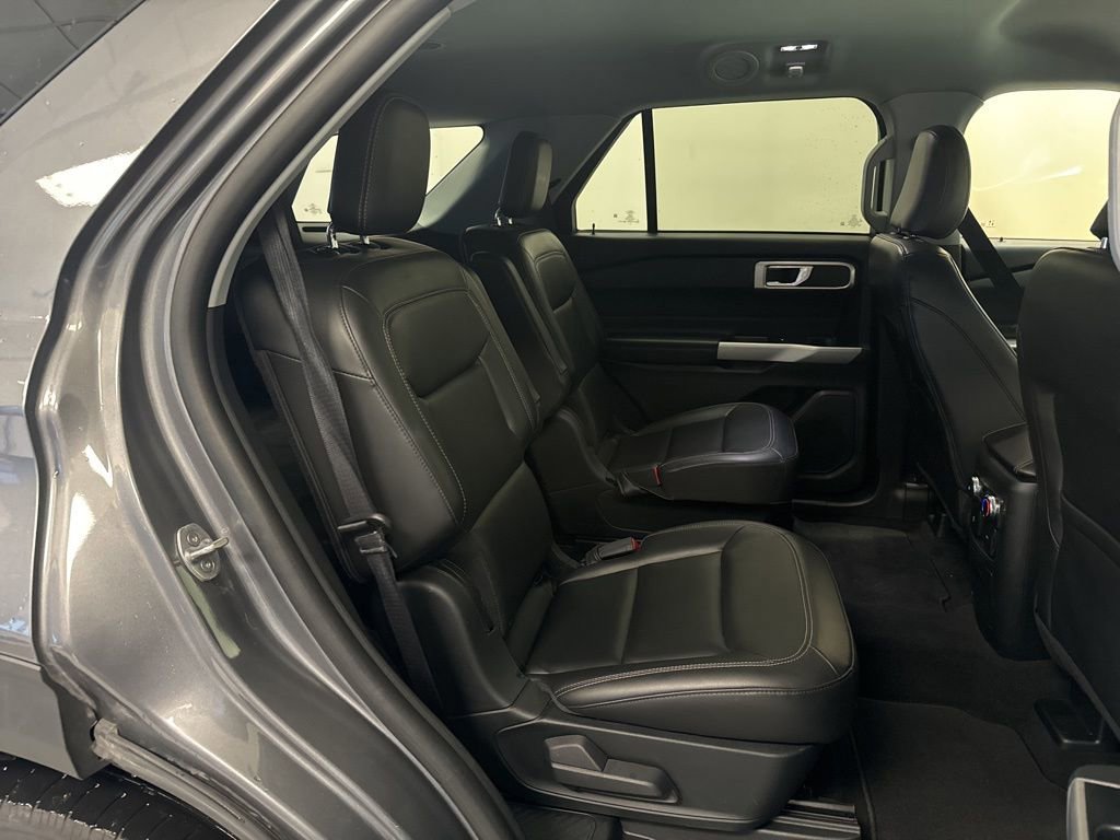 Certified 2022 Ford Explorer XLT w/ Equipment Group 202A image 19