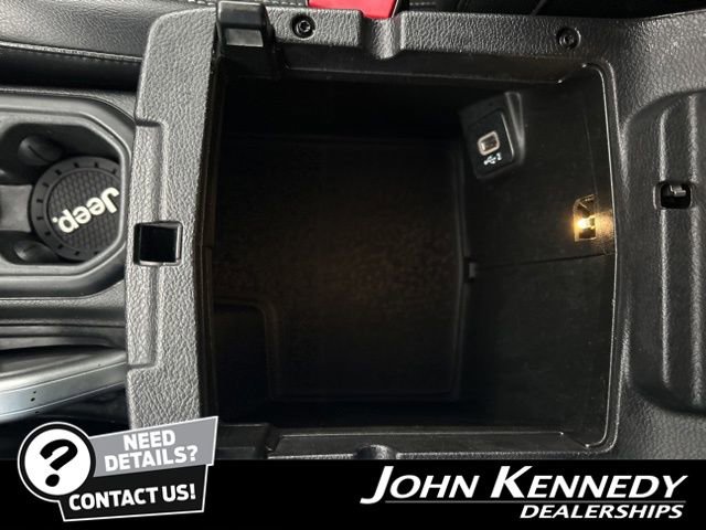 Used 2019 Jeep Wrangler Unlimited Sahara AWD/4WD image 38