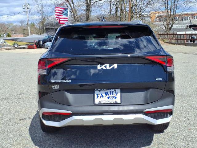 Used 2024 Kia Sportage EX image 3