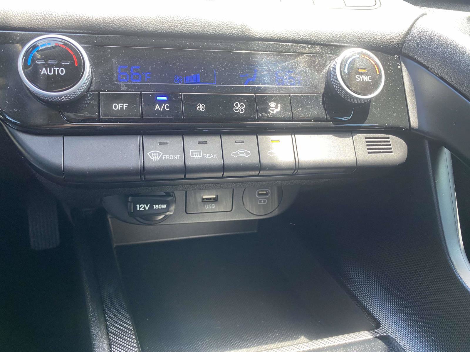 Used 2024 Hyundai Elantra SEL FWD image 26