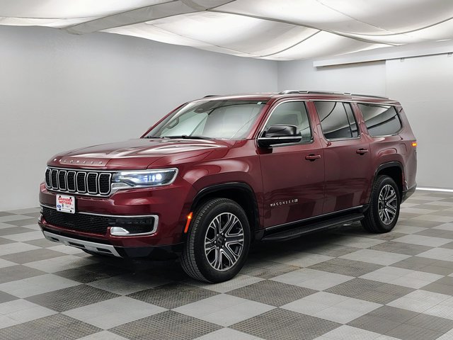 Used 2025 Jeep Wagoneer L Series II AWD/4WD image 7