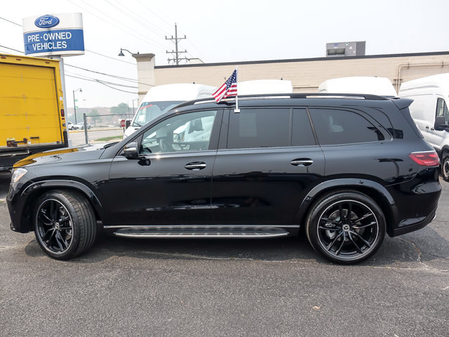 Used 2025 Mercedes-Benz GLS 580 4MATIC image 5