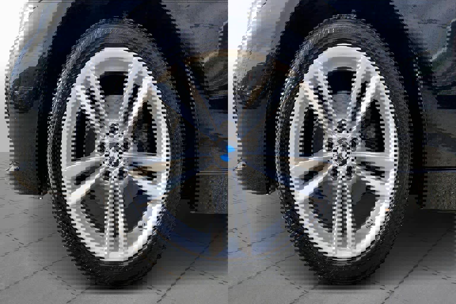 Used 2018 BMW 320i Sedan image 13