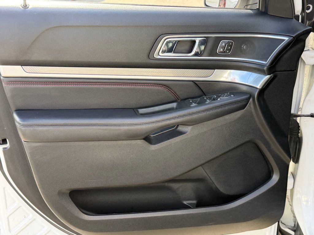 Certified 2018 Ford Explorer Sport w/ Equipment Group 401A image 16